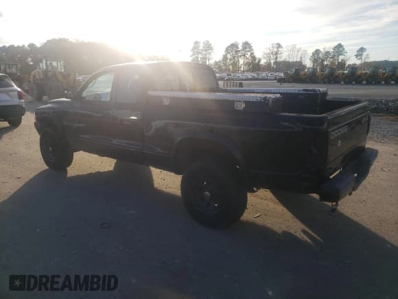 ✅ 2000 Dodge Dakota Sport • VIN: 1B7GG22N1YS574461 • Lot: 82400534. Wystawiony na Copart z przebiegiem 196 641 mil. Bezpłatny archiwum sprzedaży aukcyjnych z USA i szczegółowy raport historii pojazdu na DreamBid. Zdjęcie 2.