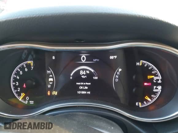 2017 Jeep Grand Cherokee Limited z VIN 1C4RJEBG0HC779700, wystawiony jako IAAI lot #43617292 z przebiegiem 101 984 mil mil oraz . Historia ofert i sprzedaży dostępna na DreamBid. Obrazek 7.