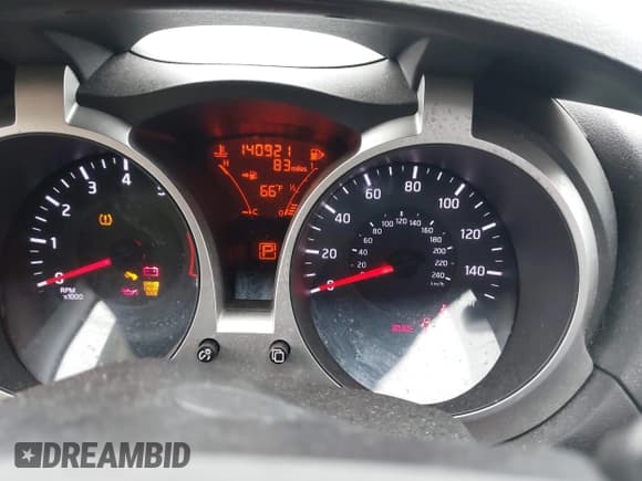 ✅ 2013 Nissan Juke SV • VIN: JN8AF5MR1DT216117 • Lot: 42546959. Wystawiony na IAAI z przebiegiem 140 921 mil. Bezpłatny archiwum sprzedaży aukcyjnych z USA i szczegółowy raport historii pojazdu na DreamBid. Zdjęcie 7.