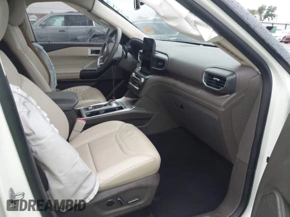 ✅ 2020 Ford Explorer Platinum • VIN: 1FM5K8HC3LGD16044 • Lot: 43529480. Wystawiony na IAAI z przebiegiem 70 677 mil. Bezpłatny archiwum sprzedaży aukcyjnych z USA i szczegółowy raport historii pojazdu na DreamBid. Zdjęcie 5.