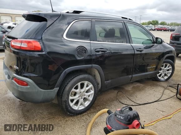 ✅ 2017 Jeep Cherokee 75th Anniversary Edition • VIN: 1C4PJLCB6HW549267 • Лот: 55923385. Опубликован ранее на Copart с пробегом 115 582 миль. Бесплатный доступ к архиву аукционных продаж из США и подробный отчёт об истории автомобиля на DreamBid. Изображение 3.