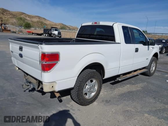 ✅ 2014 Ford F-150 XL • VIN: 1FTFX1CT4EFA32245 • Lot: 41653333. Wystawiony na IAAI z przebiegiem 179 197 mil. Bezpłatny archiwum sprzedaży aukcyjnych z USA i szczegółowy raport historii pojazdu na DreamBid. Zdjęcie 4.