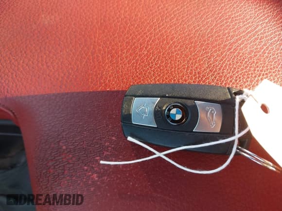 ✅ 2013 BMW 3 Series 335i • VIN: WBADX7C57DE745895 • Лот: 41991702. Опубликован ранее на IAAI с пробегом 131 971 миль. Бесплатный доступ к архиву аукционных продаж из США и подробный отчёт об истории автомобиля на DreamBid. Изображение 11.