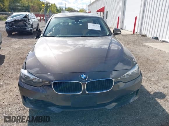 ✅ 2014 BMW 3 Series 328i xDrive • VIN: WBA3B3C54EJ980704 • Lot: 43391206. Wystawiony na IAAI z przebiegiem 166 652 mil. Bezpłatny archiwum sprzedaży aukcyjnych z USA i szczegółowy raport historii pojazdu na DreamBid. Zdjęcie 12.