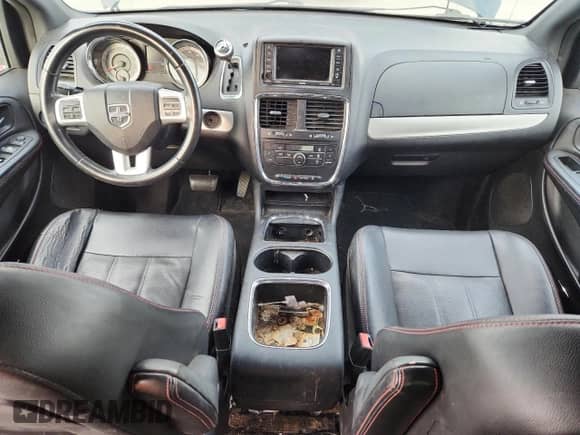 2014 Dodge Grand Caravan R/T with VIN 2C4RDGEG5ER472931, listed as a Copart auction lot 82223975 with 197,678 mi miles and Salvage title. Bid and sale history available at DreamBid. Image 8.