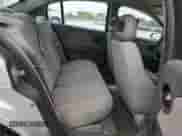 2004 Saturn ION ION 1 z VIN 1G8AG52FX4Z175690, wystawiony jako Copart lot #86630335 z przebiegiem 213 324 mil mil oraz Szkoda całkowita • Salvage title. Historia ofert i sprzedaży dostępna na DreamBid. Obrazek 10.