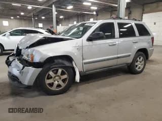 ✅ 2008 Jeep Grand Cherokee Laredo • VIN: 1J8GR48K28C136862 • Лот: 90434485. Опубликован ранее на Copart с пробегом 180 485 миль. Бесплатный доступ к архиву аукционных продаж из США и подробный отчёт об истории автомобиля на DreamBid. Изображение 1.