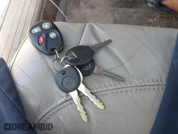 ✅ 2003 Cadillac DeVille • VIN: 1G6KD54Y83U238334 • Lot: 43154460. Wystawiony na IAAI z przebiegiem 140 274 mil. Bezpłatny archiwum sprzedaży aukcyjnych z USA i szczegółowy raport historii pojazdu na DreamBid. Zdjęcie 11.