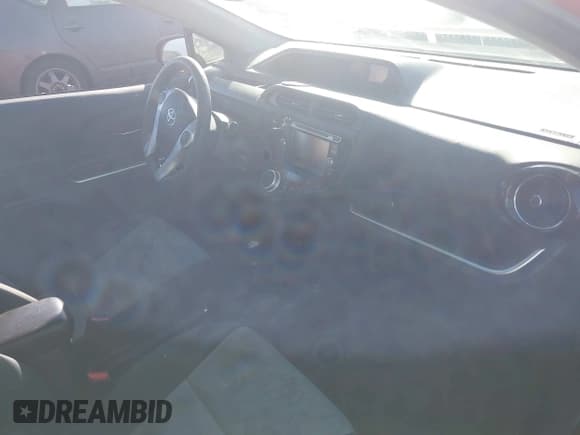 ✅ 2015 Toyota Prius One • VIN: JTDKDTB31F1576530 • Lot: 43903884. Listed on IAAI with 186,075 mi. Free auction sales archive from the USA and detailed vehicle history report at DreamBid. Image 5.