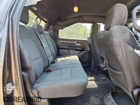 2020 Ram 1500 Lone Star z VIN 1C6SRFFT4LN387475, wystawiony jako Copart lot #81035205 z przebiegiem 77 321 mil mil oraz Szkoda całkowita • Salvage title. Historia ofert i sprzedaży dostępna na DreamBid. Obrazek 10.