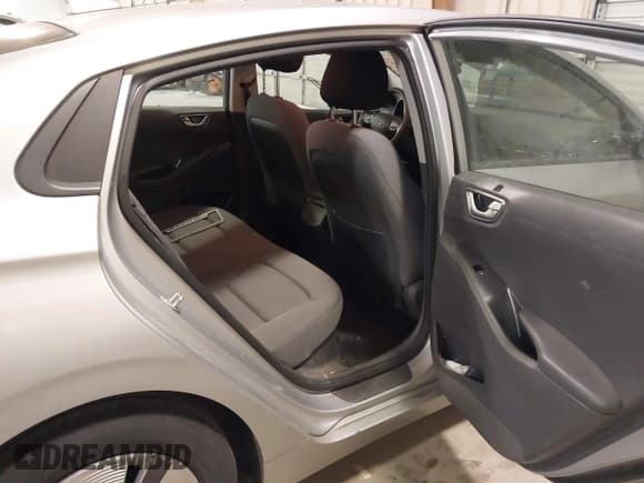 ✅ 2020 Hyundai Ioniq Blue • VIN: KMHC65LC4LU213542 • Lot: 41361881. Wystawiony na IAAI z przebiegiem 120 250 mil. Bezpłatny archiwum sprzedaży aukcyjnych z USA i szczegółowy raport historii pojazdu na DreamBid. Zdjęcie 8.