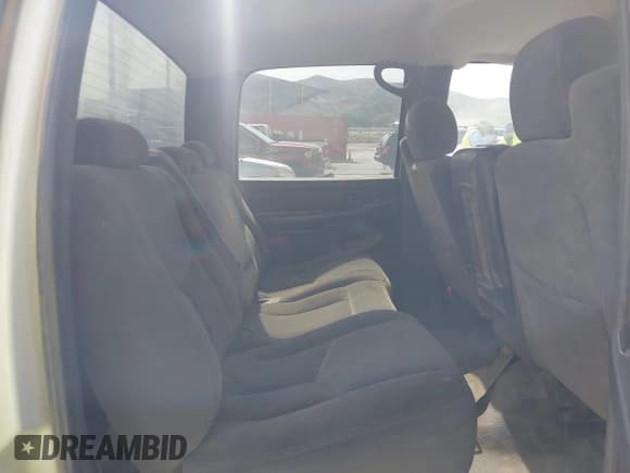 ✅ 2006 Chevrolet Silverado 1500 • VIN: 1GBHC23U36F265638 • Лот: 42360129. Опубликован ранее на IAAI с пробегом 182 385 миль. Бесплатный доступ к архиву аукционных продаж из США и подробный отчёт об истории автомобиля на DreamBid. Изображение 8.
