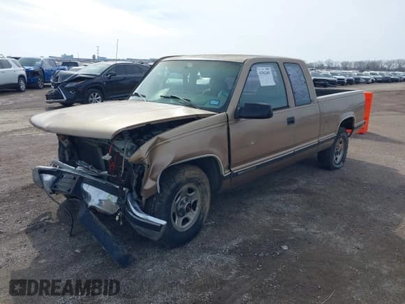✅ 1997 GMC Sierra 2500 • VIN: 1GTFC29R6VE523516 • Lot: 41562485. Wystawiony na IAAI z przebiegiem 95 265 mil. Bezpłatny archiwum sprzedaży aukcyjnych z USA i szczegółowy raport historii pojazdu na DreamBid. Zdjęcie 2.