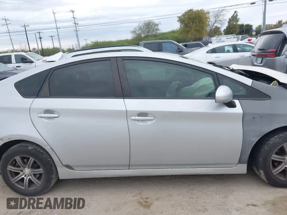 ✅ 2015 Toyota Prius Two • VIN: JTDKN3DU9F0445144 • Лот: 43815774. Опубликован ранее на IAAI с пробегом 178 879 миль. Бесплатный доступ к архиву аукционных продаж из США и подробный отчёт об истории автомобиля на DreamBid. Изображение 14.