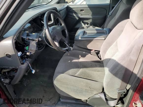 ✅ 2005 Chevrolet Silverado 1500 Z71 • VIN: 2GCEK19B451340628 • Lot: 71992534. Wystawiony na Copart z przebiegiem Nie podano mil. Skorzystaj z bezpłatnego archiwum sprzedaży aukcyjnych z USA i zobacz szczegółowy raport historii pojazdu na DreamBid. Zdjęcie 7.