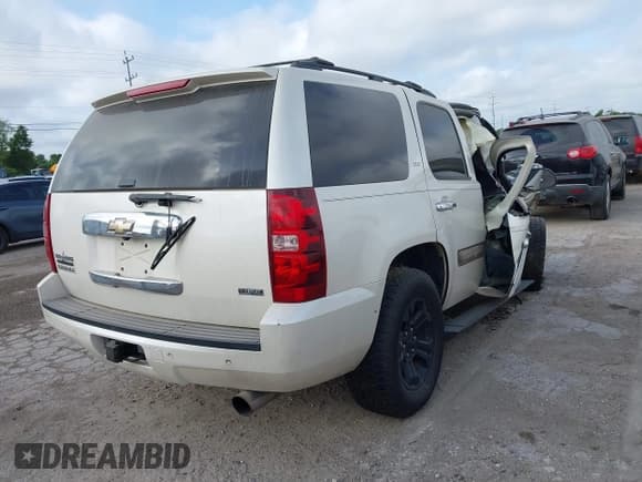 ✅ 2008 Chevrolet Tahoe LTZ • VIN: 1GNFK13098R233170 • Lot: 42527083. Listed on IAAI with Not provided. Free auction sales archive from the USA and detailed vehicle history report at DreamBid. Image 4.