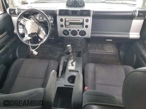 ✅ 2007 Toyota FJ Cruiser • VIN: JTEZU11F070005869 • Лот: 68840745. Опубликован ранее на Copart с пробегом 260 639 миль. Бесплатный доступ к архиву аукционных продаж из США и подробный отчёт об истории автомобиля на DreamBid. Изображение 8.