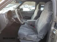 ✅ 2001 GMC Sonoma SLS 1SG • VIN: 1GTCS19W518202453 • Lot: 88853845. Wystawiony na Copart z przebiegiem 196 589 mil. Bezpłatny archiwum sprzedaży aukcyjnych z USA i szczegółowy raport historii pojazdu na DreamBid. Zdjęcie 7.