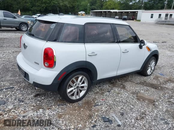 ✅ 2012 MINI Countryman • VIN: WMWZB3C55CWM02668 • Lot: 42961283. Listed on IAAI with 122,302 mi. Free auction sales archive from the USA and detailed vehicle history report at DreamBid. Image 4.