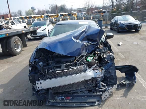 ✅ 2018 Nissan Maxima SV • VIN: 1N4AA6AP1JC387230 • Lot: 41800480. Wystawiony na IAAI z przebiegiem 105 386 mil. Bezpłatny archiwum sprzedaży aukcyjnych z USA i szczegółowy raport historii pojazdu na DreamBid. Zdjęcie 12.