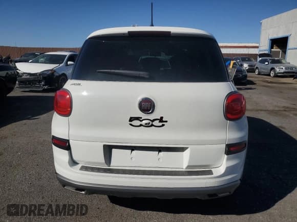 ✅ 2019 FIAT 500L Trekking • VIN: ZFBNFADH3KZ042173 • Lot: 73192904. Listed on Copart with 51,624 mi. Free auction sales archive from the USA and detailed vehicle history report at DreamBid. Image 6.