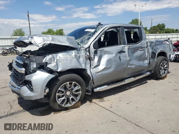 ✅ 2025 Chevrolet Silverado 1500 • VIN: 3GCPKDEK3SG101090 • Лот: 68226025. Опубликован ранее на Copart с пробегом 8 645 миль. Бесплатный доступ к архиву аукционных продаж из США и подробный отчёт об истории автомобиля на DreamBid. Изображение 1.