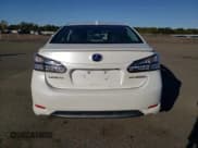 ✅ 2010 Lexus HS 250h Premium • VIN: JTHBB1BA5A2006752 • Lot: 85190035. Wystawiony na Copart z przebiegiem 237 033 mil. Bezpłatny archiwum sprzedaży aukcyjnych z USA i szczegółowy raport historii pojazdu na DreamBid. Zdjęcie 6.