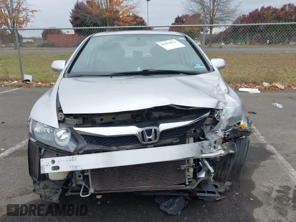 ✅ 2010 Honda Civic EX • VIN: 2HGFA1F84AH517679 • Lot: 43562876. Wystawiony na IAAI z przebiegiem 108 286 mil. Bezpłatny archiwum sprzedaży aukcyjnych z USA i szczegółowy raport historii pojazdu na DreamBid. Zdjęcie 6.