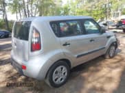 ✅ 2011 Kia Soul • VIN: KNDJT2A12B7713748 • Lot: 42149568. Wystawiony na IAAI z przebiegiem 111 303 mil. Bezpłatny archiwum sprzedaży aukcyjnych z USA i szczegółowy raport historii pojazdu na DreamBid. Zdjęcie 4.
