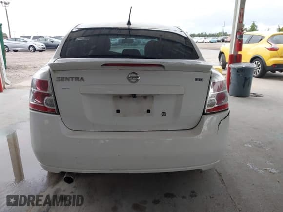 ✅ 2009 Nissan Sentra S FE+ • VIN: 3N1AB61E79L668263 • Lot: 43426709. Wystawiony na IAAI z przebiegiem 178 163 mil. Bezpłatny archiwum sprzedaży aukcyjnych z USA i szczegółowy raport historii pojazdu na DreamBid. Zdjęcie 16.