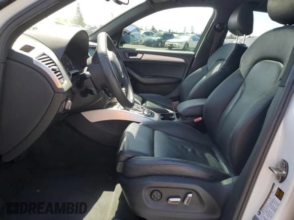 ✅ 2015 Audi Q5 Premium Plus • VIN: WA1DGAFP8FA108600 • Lot: 51817235. Listed on Copart with 90,555 mi. Free auction sales archive from the USA and detailed vehicle history report at DreamBid. Image 7.