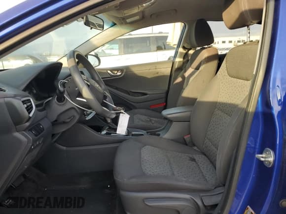 ✅ 2019 Hyundai Ioniq Blue • VIN: KMHC65LC8KU144823 • Lot: 81497174. Wystawiony na Copart z przebiegiem 93 515 mil. Bezpłatny archiwum sprzedaży aukcyjnych z USA i szczegółowy raport historii pojazdu na DreamBid. Zdjęcie 7.