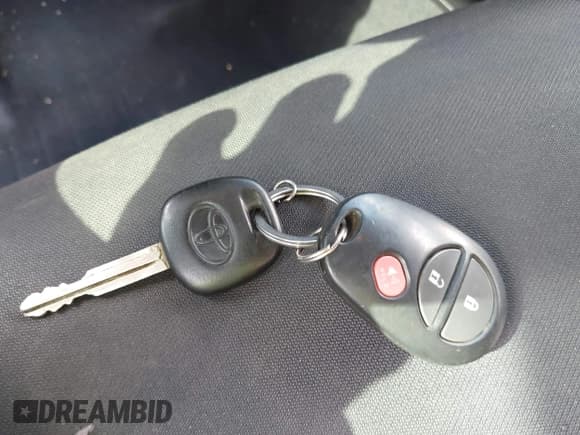 ✅ 2016 Toyota Tundra SR5 • VIN: 5TFEM5F18GX103725 • Lot: 43282512. Listed on IAAI with 139,172 mi. Free auction sales archive from the USA and detailed vehicle history report at DreamBid. Image 11.