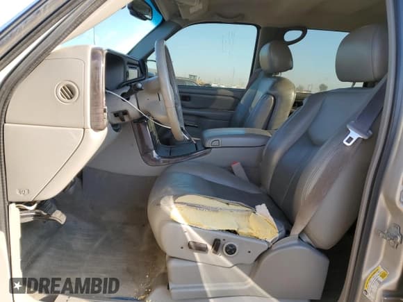 ✅ 2006 GMC Sierra Denali • VIN: 2GTEK63N561121615 • Lot: 73488154. Wystawiony na Copart z przebiegiem 197 788 mil. Bezpłatny archiwum sprzedaży aukcyjnych z USA i szczegółowy raport historii pojazdu na DreamBid. Zdjęcie 7.