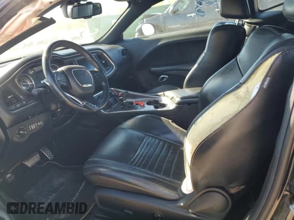 ✅ 2016 Dodge Challenger R/T • VIN: 2C3CDZBT5GH142951 • Lot: 49958084. Wystawiony na Copart z przebiegiem 137 662 mil. Bezpłatny archiwum sprzedaży aukcyjnych z USA i szczegółowy raport historii pojazdu na DreamBid. Zdjęcie 7.