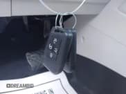 ✅ 2024 Volkswagen Tiguan SE • VIN: 3VVMB7AX0RM134163 • Lot: 43263812. Wystawiony na IAAI z przebiegiem 10 479 mil. Bezpłatny archiwum sprzedaży aukcyjnych z USA i szczegółowy raport historii pojazdu na DreamBid. Zdjęcie 11.