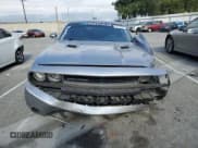 ✅ 2014 Dodge Challenger SXT • VIN: 2C3CDYAG1EH101194 • Lot: 84743424. Wystawiony na Copart z przebiegiem 135 233 mil. Bezpłatny archiwum sprzedaży aukcyjnych z USA i szczegółowy raport historii pojazdu na DreamBid. Zdjęcie 5.