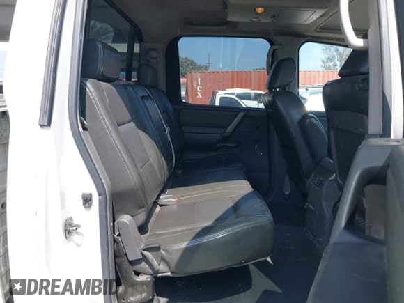 ✅ 2005 Nissan Titan LE • VIN: 1N6AA07BX5N573584 • Lot: 42709369. Listed on IAAI with 221,492 mi. Free auction sales archive from the USA and detailed vehicle history report at DreamBid. Image 8.