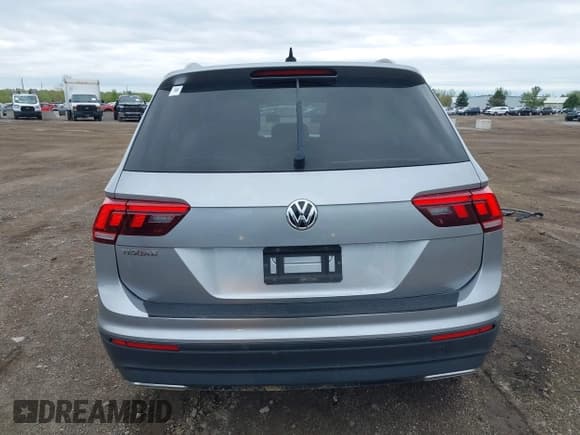 ✅ 2020 Volkswagen Tiguan S • VIN: 3VV1B7AX5LM111990 • Lot: 42206779. Listed on IAAI with 73,616 mi. Free auction sales archive from the USA and detailed vehicle history report at DreamBid. Image 17.