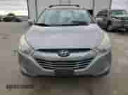 2013 Hyundai Tucson GLS z VIN KM8JU3AC6DU653140, wystawiony jako Copart lot #56669105 z przebiegiem 162 901 mil mil oraz Szkoda całkowita • Salvage title. Historia ofert i sprzedaży dostępna na DreamBid. Obrazek 5.