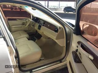 ✅ 2006 Lincoln Town Car Signature Limited • VIN: 1LNHM82WX6Y634526 • Lot: 43658451. Listed on IAAI with 169,888 mi. Free auction sales archive from the USA and detailed vehicle history report at DreamBid. Image 5.