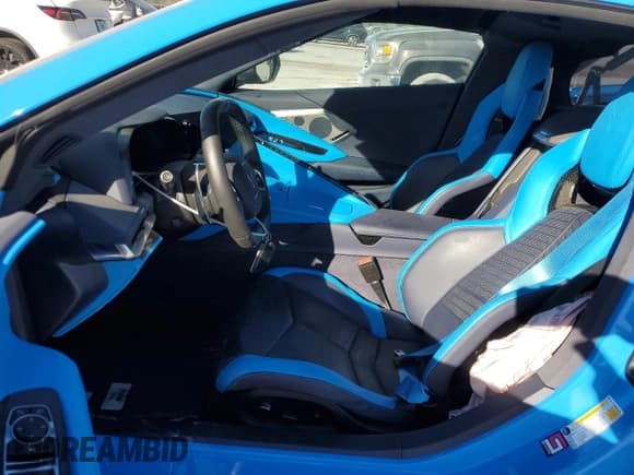 ✅ 2022 Chevrolet Corvette 3LT • VIN: 1G1YC2D42N5111848 • Lot: 82081144. Listed on Copart with 4,874 mi. Free auction sales archive from the USA and detailed vehicle history report at DreamBid. Image 7.