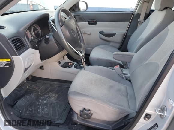 ✅ 2010 Hyundai Accent GLS • VIN: KMHCN4AC6AU427963 • Лот: 84097274. Опубликован ранее на Copart с пробегом 133 495 миль. Бесплатный доступ к архиву аукционных продаж из США и подробный отчёт об истории автомобиля на DreamBid. Изображение 7.