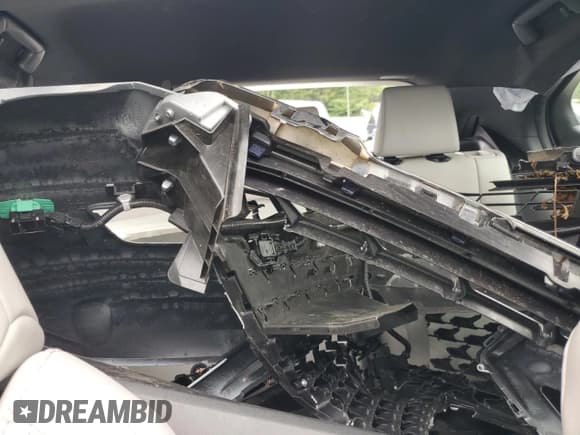 ✅ 2025 Lexus UX 300h • VIN: JTHUCJDH7S2000629 • Lot: 64492815. Listed on Copart with 13,762 mi. Free auction sales archive from the USA and detailed vehicle history report at DreamBid. Image 10.