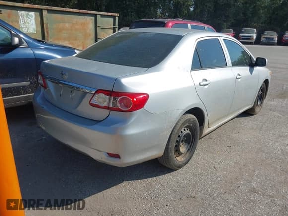 ✅ 2013 Toyota Corolla LE • VIN: 2T1BU4EE5DC999428 • Лот: 43371101. Опубликован ранее на IAAI с пробегом 174 685 миль. Бесплатный доступ к архиву аукционных продаж из США и подробный отчёт об истории автомобиля на DreamBid. Изображение 4.