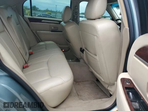 ✅ 2006 Lincoln Town Car Signature Limited • VIN: 1LNHM82V86Y626139 • Lot: 63224404. Listed on Copart with Not provided. Free auction sales archive from the USA and detailed vehicle history report at DreamBid. Image 10.