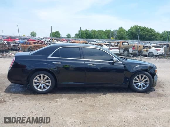 ✅ 2012 Chrysler 300 C • VIN: 2C3CCAET4CH288784 • Lot: 39522457. Listed on IAAI with 185,234 mi. Free auction sales archive from the USA and detailed vehicle history report at DreamBid. Image 13.