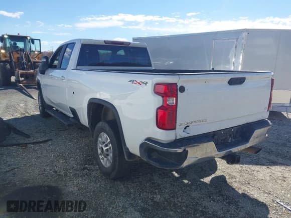 ✅ 2022 Chevrolet Silverado 2500HD LT • VIN: 1GC2YNE73NF102806 • Lot: 43122902. Listed on IAAI with Not provided. Free auction sales archive from the USA and detailed vehicle history report at DreamBid. Image 3.