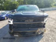 ✅ 2022 Chevrolet Silverado 1500 RST • VIN: 3GCUDEET9NG666055 • Lot: 65740525. Wystawiony na Copart z przebiegiem 9 999 mil. Bezpłatny archiwum sprzedaży aukcyjnych z USA i szczegółowy raport historii pojazdu na DreamBid. Zdjęcie 5.