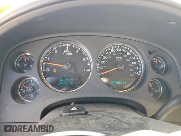 ✅ 2008 Chevrolet Suburban Commercial • VIN: 1GNFC16018R209521 • Lot: 76571044. Wystawiony na Copart z przebiegiem 251 229 mil. Bezpłatny archiwum sprzedaży aukcyjnych z USA i szczegółowy raport historii pojazdu na DreamBid. Zdjęcie 9.